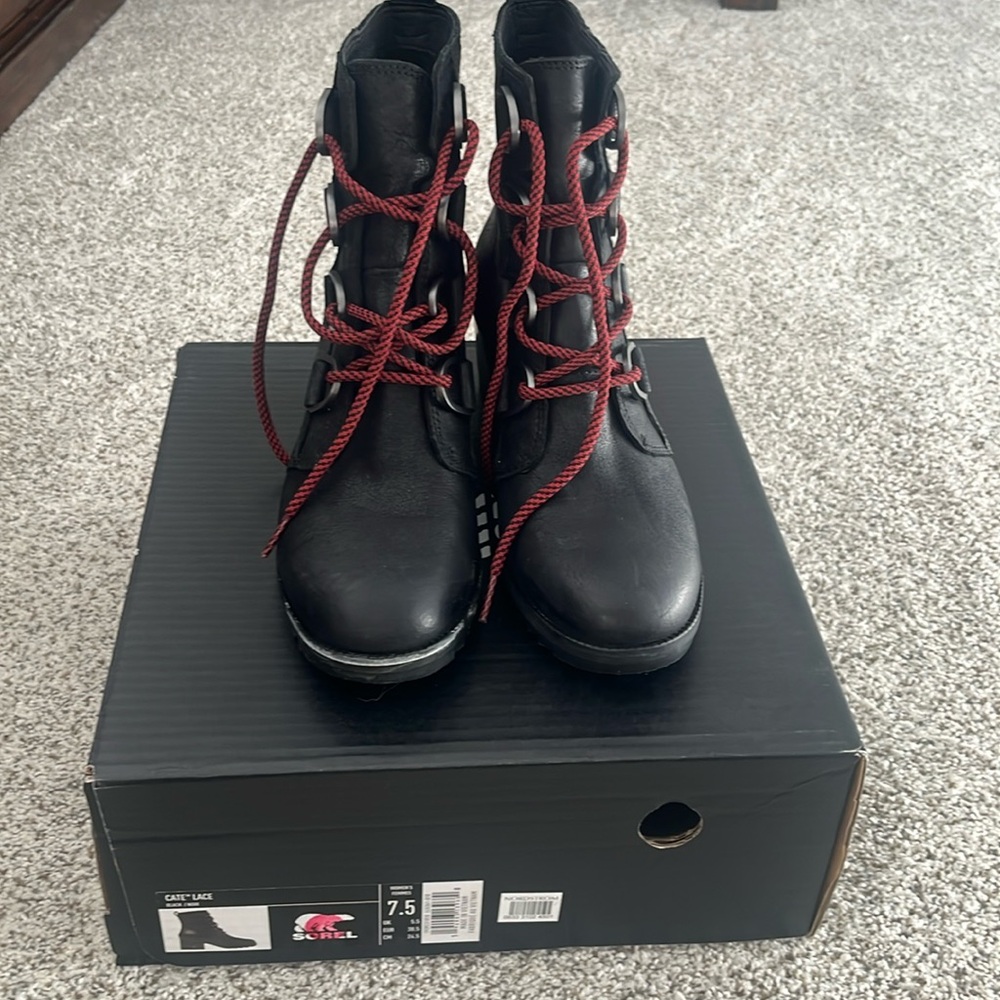 Sorel black boots size 7.5